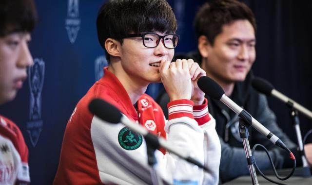 却特意强调 却特意强调