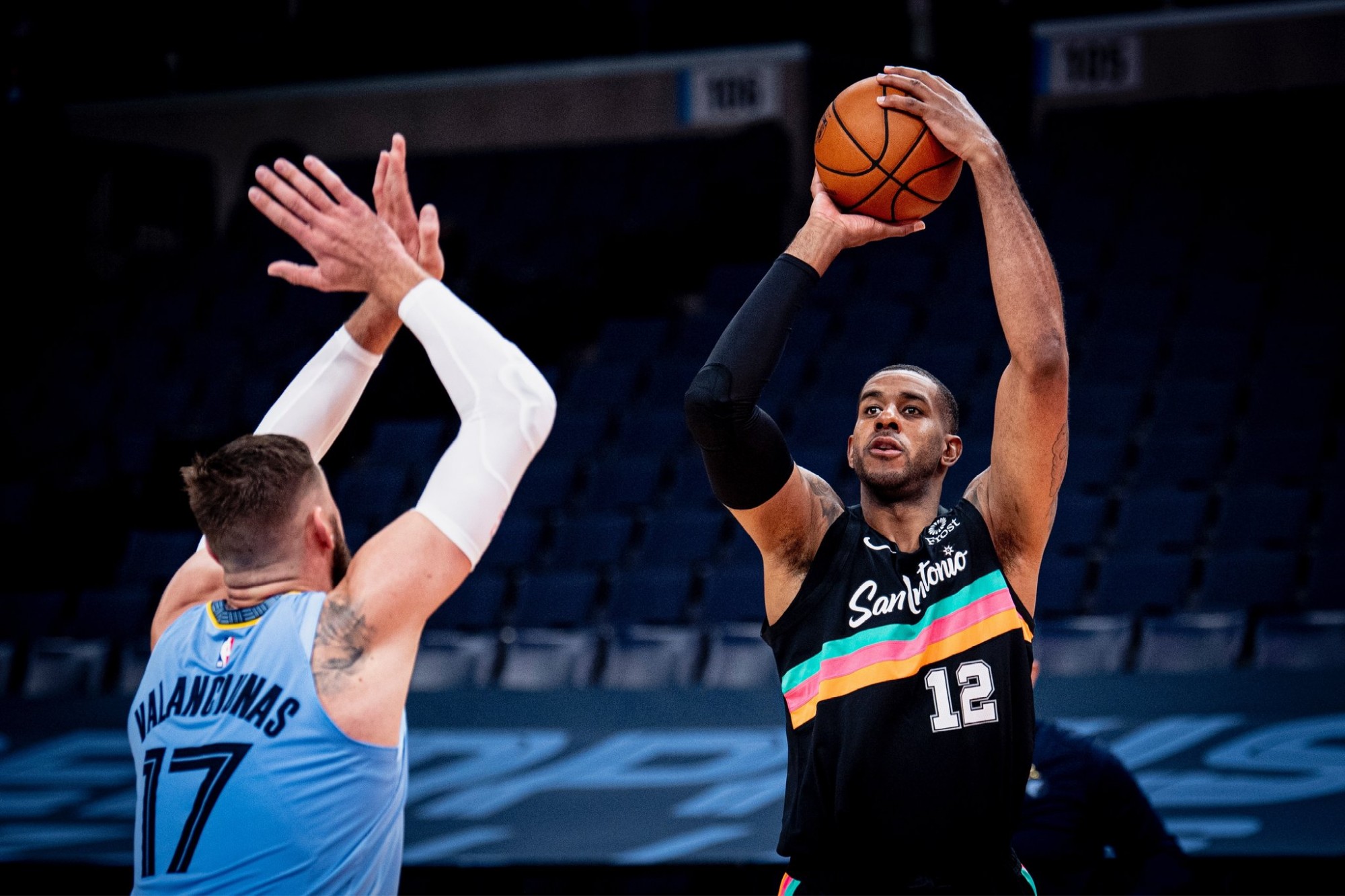 赛中展示强 赛中展示强