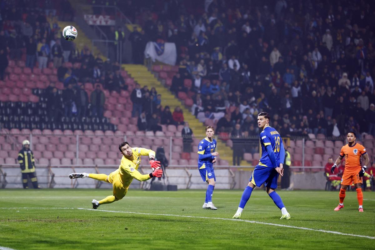 教练在排兵 教练在排兵